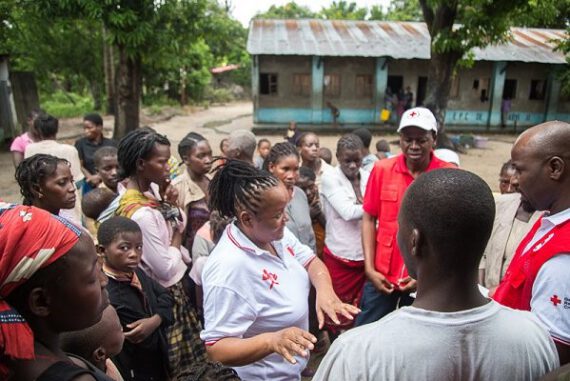 ifrc-releases-humanitarian-cash-for-mozambique-as-cyclone-idai-makes-landfall