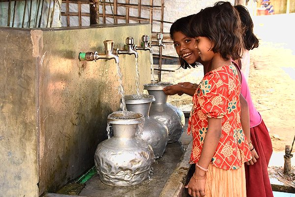 UN couples international observance days for water and meteorology to raise profile of climate issue