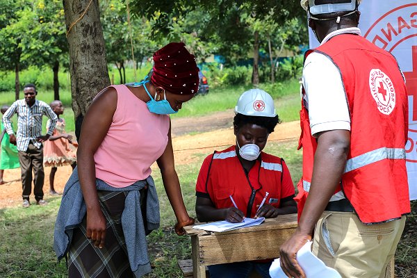 East Africa: Red Cross raises the alarm over ‘triple menace’ of floods, COVID and locusts