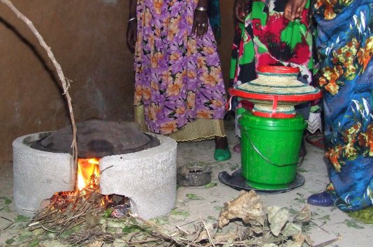 Cleaner cooking in Goro Gutu, thanks to  Ethiopian Red Cross and Netherlands partners