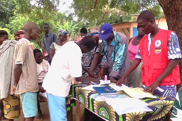 Togolese Red Cross launches water-purification  drive after FbF ‘trigger’ alert from dam