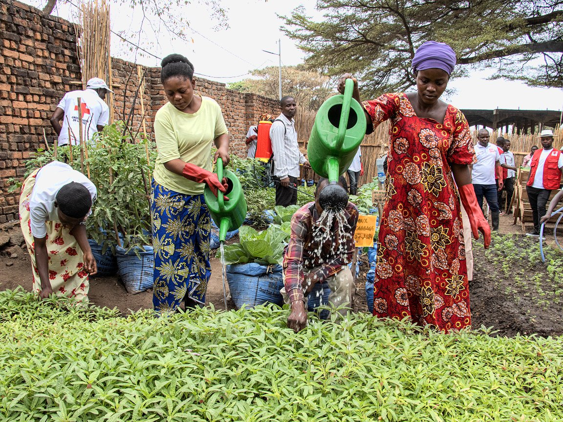 Climate-smart livelihoods for marginalized communities on the global front-lines of extremes  